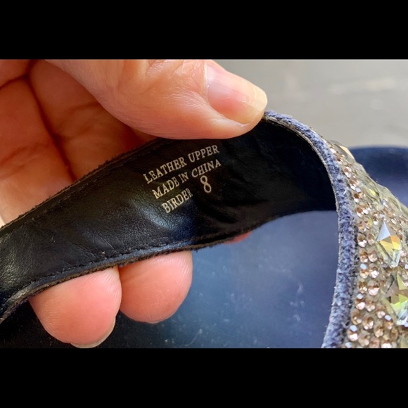 Yellow box sandals/flip-flops size 8 - Picture 4 of 4